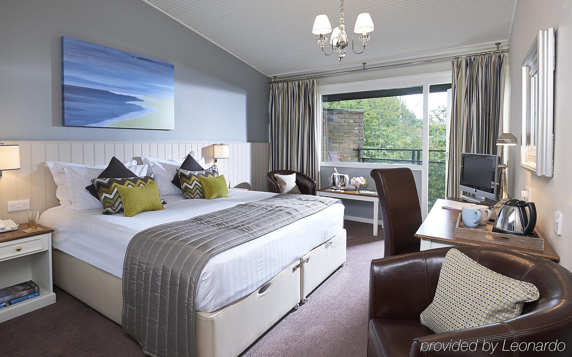 Potters Heron Hotel 롬지 외부 사진
