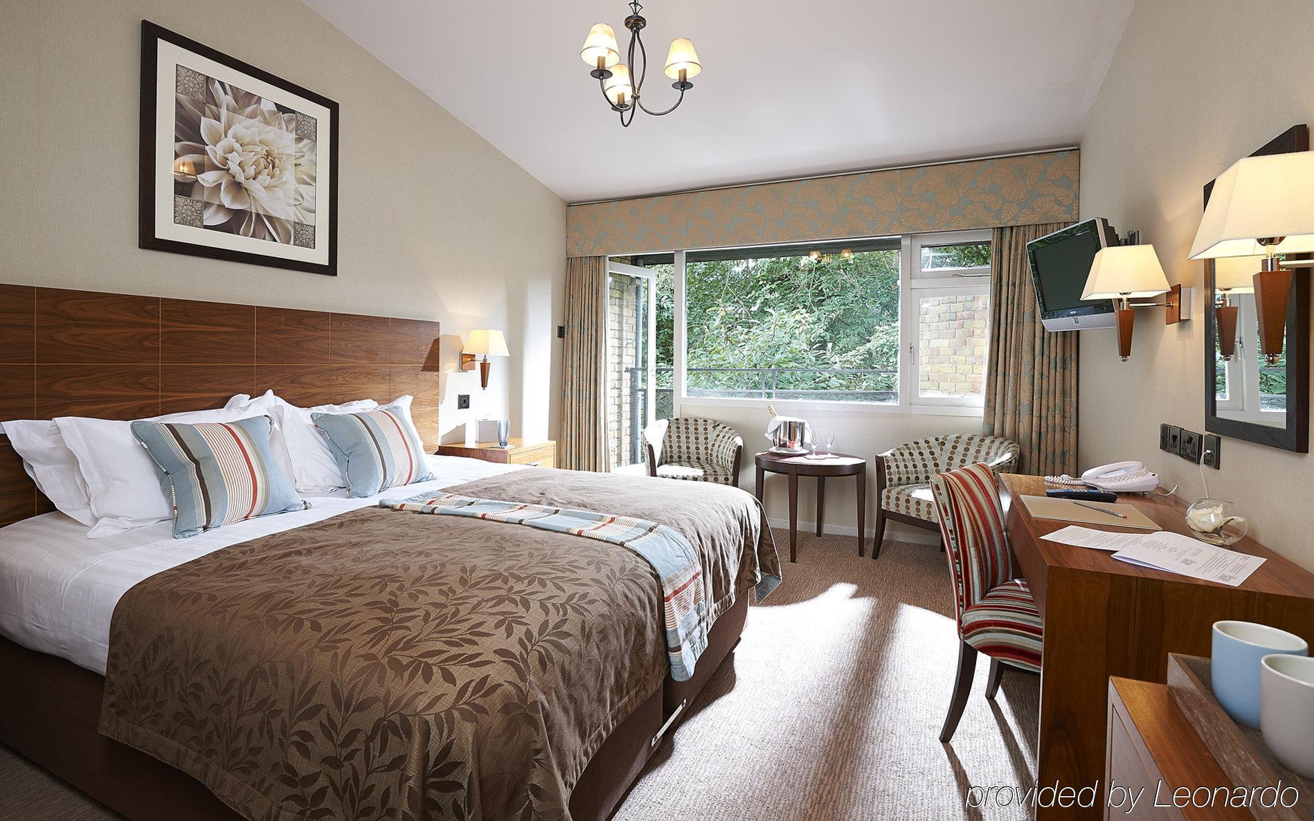 Potters Heron Hotel 롬지 외부 사진