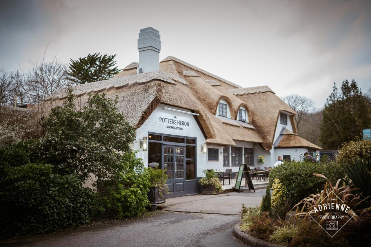 Potters Heron Hotel 롬지 외부 사진